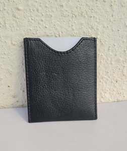 Porte-cartes PU haut de gamme de style minimaliste pour hommes avec clip magnétique Motif personnalisé pour une gestion efficace du crédit et de la trésorerie - Product Image 2