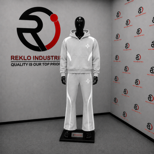 Conjunto Deportivo Personalizado de Dos Piezas para Hombre, Chaqueta con Cremallera Completa y Paneles Blancos en Contraste, Pantalones Acampanados, Ropa Deportiva al por Mayor OEM Streetwear - Product Image 3