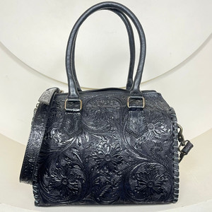 Sacs rapides en cuir de vache usinés à la main personnalisés de qualité supérieure sac polochon de voyage de mode de luxe sac de transport moyen de nuit pour les femmes - Product Image 5