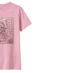 Camiseta de Mujer Personalizada con Bordado Floral Rosa, Cuello Redondo, Manga Corta, Informal, Verano, Algodón, Suministro de Fábrica OEM - Product Image 2