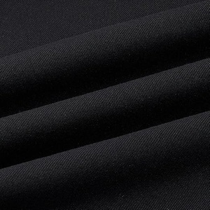 Survêtement unisexe rouge avec bandes blanches, fermeture éclair intégrale, style sportif pour adultes, idéal pour l'automne, respirant, poches latérales - Product Image 6