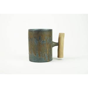 Tasse en céramique en porcelaine fine faite à la main avec poignée en bois, finition mate Wabi-Sabi, compatible lave-vaisselle et micro-ondes, écologique pour usage domestique - Product Image 2