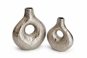 Ensemble de 3 vases décoratifs en aluminium faits à la main, argentés, texturés, écologiques, design sculptural creux moderne, décoration intérieure, vente en gros - Product Image 2