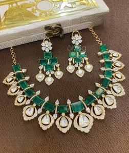 Magnifique ensemble de collier et boucles d'oreilles en cristal plaqué or avec strass taille poire pour femme, bijoux vintage pour soirée - Product Image 2