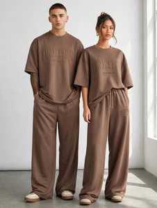 Ensemble de survêtement unisexe ONETEN en coton marron, col rond, manches courtes, coupe ample, longueur intégrale, avec logo, pour l'automne, tenue décontractée - Product Image 6