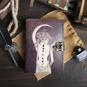 สมุดบันทึกหนังแท้ทำมือสไตล์วินเทจลายเลดี้มูน พร้อมขอบกระดาษแบบดีเคิล สำหรับวาดภาพและเขียน  ช่วงเทศกาลฮาโลวีน - Product Image 1