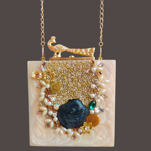 Bolso de Mano de Resina Hecho a Mano con Adornos, Bolso de Noche de Lujo, Ecológico, Modelo de Moda, Reventa en Boutique - Product Image 5