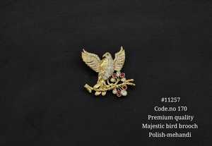 Broche Majestic Bird plaquée or, zircone cubique, forme plume, bijoux de fête en laiton pour homme et femme, idéale pour les mariages et les soirées. - Product Image 3