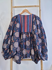 Blusa Bohemia de Algodón Puro con Estampado Floral Natural, Estilo Casual y Cómodo para el Verano, Diseño Indio Bagru - Product Image 5