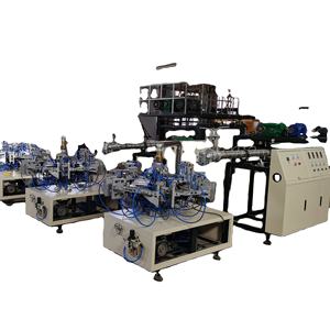 1 <span class=keywords><strong>2</strong></span> <span class=keywords><strong>3</strong></span> 4 cavità PP PE HDPE estrusione di materie prime a basso prezzo di alta qualità ad alta velocità soffiatrice di bottiglie - Product Image 3