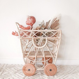 Vente en gros joli caddie en rotin fait main en osier pour bébés enfants jouets chariots à roulettes de supermarché - Product Image 1