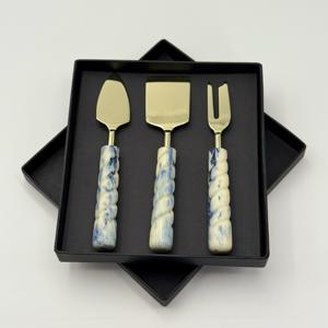 ชุดชีสสแตนเลสคุณภาพวินเทจพร้อมด้ามจับเรซิ่น มีดชีส ของตกแต่งโต๊ะครัว อุปกรณ์ตัดเนยและพิซซ่า - Product Image 2