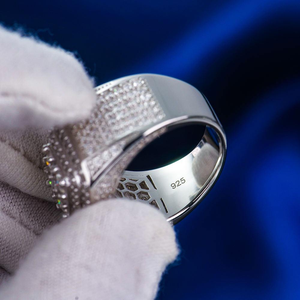Bague de Luxe pour Homme en Moissanite, Style Hip-Hop, Effet Diamant Carré, Bijou Audacieux et Scintillant - Product Image 5