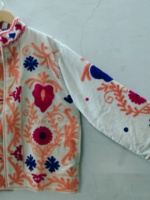 Veste bomber en velours brodée et tricotée à la main pour femmes |   Artisanat indien d'hiver, design floral folklorique |   Stand coloré