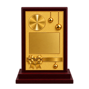 Placa de Premio de Madera Premium con Acabado Dorado, Elegante Recuerdo de Reconocimiento para el Logro y la Aprecación - Product Image 1