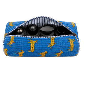 Sac de voyage multifonctionnel en coton matelassé bleu avec imprimé léopard jaune, fermeture éclair, poignée souple, pour sèche-cheveux Dyson - Product Image 1