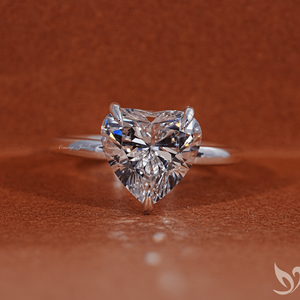 Bague de fiançailles et de mariage solitaire en or blanc massif 18 carats avec diamant de laboratoire taille cœur de 3 carats, certifiée IGI - Product Image 1