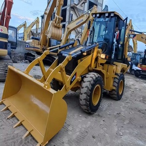 Chargeuse-pelleteuse Caterpillar puissante, équipée d'un bras d'excavation robuste, d'une benne de charge durable, d'un système hydraulique efficace et fiable - Product Image 3