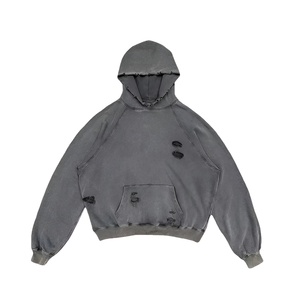 Sudadera con capucha corta desgastada con bordes sin rematar, lavado descolorido, estilo grunge urbano, corte oversize, atrevido y con personalidad. - Product Image 4