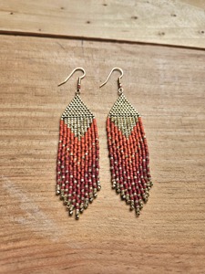 Pendientes de Cuentas Únicos para Amantes de la Joyería Artesanal que Ofrecen un Diseño Distintivo y Vanguardista para Fiestas y Moda - Product Image 3