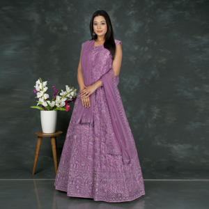 ชุดราตรีพรีเมียมยาวกรอมพื้น ผ้าเน็ตปักลายด้วยด้ายทั้งหมด แต่งขอบด้วยลายปักประณีต ผ้าพลิ้วสวย ช่วงเอวทรงธรรมชาติ - Product Image 1