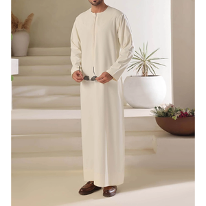 Thobe musulman pour hommes au design simple, vêtements islamiques à manches longues pour les acheteurs en gros - Product Image 2