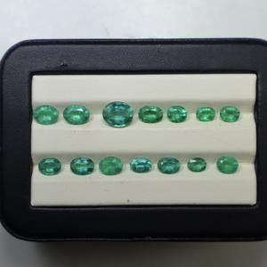 Lote de Esmeraldas Zambianas 100% Naturales, Corte Ovalado, Piedras Sueltas Verdes, Esmeraldas Facetadas - Product Image 1