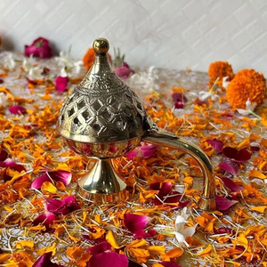 Magnifique brûleur d'encens en laiton - Finition antique traditionnelle, écologique, spirituel et religieux pour la méditation et la prière à domicile - Product Image 1