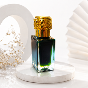 Huiles d'Aloura : Huile d'Attar Naturelle Distillée de 1ère Qualité de Ruh Khus, Bois de Santal et Racines de Vétiver, Uttar Pradesh, pour la Parfumerie et l'Aromathérapie - Product Image 2