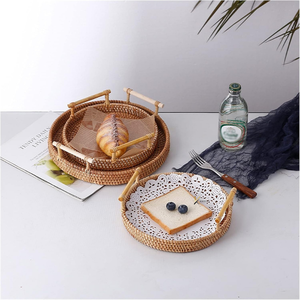 Bandeja de Ratán Imprescindible 2026 con Incrustaciones de Perlas, Diseño Europeo Flexible, Hecha a Mano, Regalo para Inauguración de Casa, Asas de Bambú, Uso en Mesa - Product Image 1
