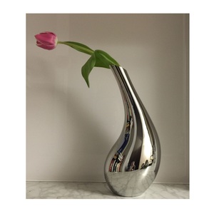 Porte-fleurs décoratif en aluminium pour une décoration intérieure haut de gamme, une présentation florale élégante et des espaces de vie stylés - Product Image 1