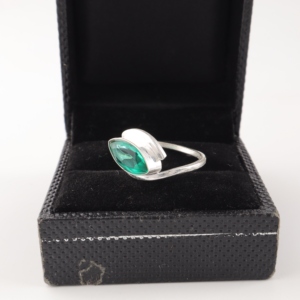 DESIGNER 925 STERLING <b>SILVER</b> GREEN <b>EMERALD</b> <b>RING</b> JEWELLERY FOR WOMEN AND GIRLS WEAR IN PARTY'S OCCASIONS - Product Image 2