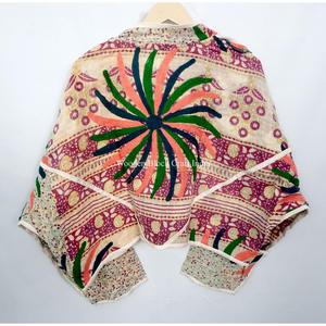 Chaqueta vintage para mujer 100% Kantha, hecha a mano en India, estilo bohemio con bordado, cierre abierto, chaquetas a la moda con estampado floral. - Product Image 6