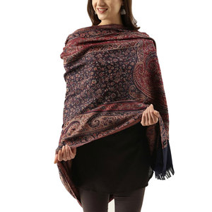 Chal Pashmina Kashmirí para Mujer, Largo, Reversible, para Invierno, Color Rojo Oscuro, con Estampado y Flecos, para Uso Diario - Product Image 5