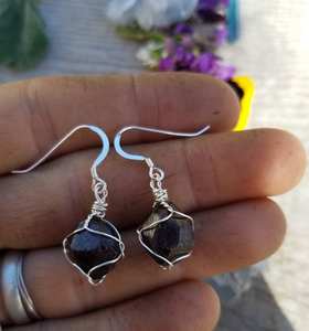 Boucles d'oreilles en grenat naturel brut, bijoux en cristal de grenat, cuivre ou argent sterling - Product Image 2