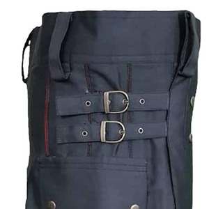 Kilt hybride bleu marine pour homme avec doublure rouge et boutons argentés, coupe classique, matière polyester, taille adulte - Product Image 4