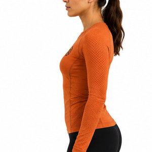 Camiseta de compresión para mujer diseñada con tecnología de tejido transpirable de recuperación elástica superior y ajuste cómodo - Product Image 6