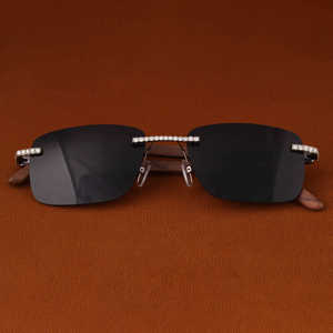Lunettes de soleil rectangulaires sans monture, verres noirs foncés, monture en bois, accent diamant, style luxueux unisexe, protection solaire pour adultes, UV400 - Product Image 4