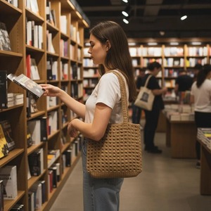 กระเป๋าโท้ททรงเรขาคณิตจากปอกระเจาธรรมชาติ ยอดนิยมสูง เหมาะสำหรับร้านงานฝีมือและร้านค้าช่างฝีมือ มีจำหน่ายในราคาที่ดีที่สุด - Product Image 6