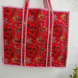 Bolso Tote Acolchado de Algodón Jaipuri con Cremallera, Estampado Floral Rojo Vibrante, Bolso de Hombro Hecho a Mano, Bolso de Compras con Estampado Indio - Product Image 5