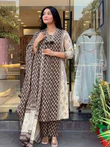 Ensemble élégant kurta et palazzo en coton évasé, imprimé gaufré, coupe classique, longueur standard, style soirée, infroissable, séchage rapide, matériaux recyclés - Product Image 2