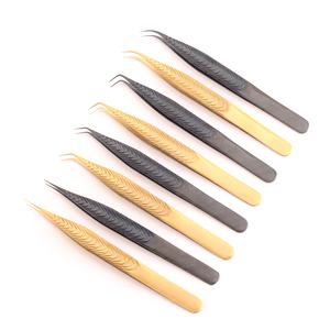 Diseño único y juego de pinzas cómodas que garantizan un agarre óptimo durante el uso de las pestañas para un mejor control y flexibilidad - Product Image 4