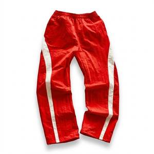 Artículos de Alta Venta, Conjuntos de Pantalones Cortavientos de Nailon Rojos y Blancos con Logotipo Personalizado para Hombre, Ropa Deportiva Transpirable, Chaquetas de Estilo Urbano para Hombre - Product Image 4