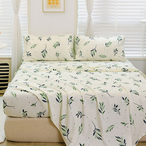 Drap de lit en coton biologique de luxe avec impression traditionnelle, doux, respirant et parfait pour les lits king size, respectueux de l'environnement - Product Image 1