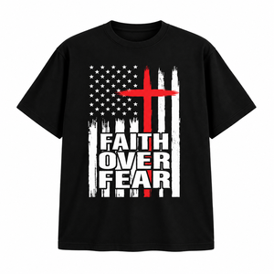 Camiseta gráfica Faith Over Fear para hombre, 100% algodón, camiseta informal con estampado de bandera cruzada negra - Product Image 1