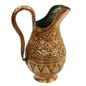 Carafe à eau en cuivre de style antique, pichet en métal gravé à la main, vaisselle, décoration d'intérieur, ustensiles de cuisine, restaurant - Product Image 1