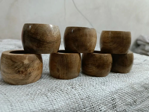 Anneaux de serviette en bois d'acacia de couleur unie, style minimaliste personnalisé, en gros pour la mise en place de tables d'hôtels et de restaurants - Product Image 3