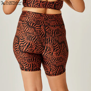 Ensemble de sport imprimé haut de gamme pour femme : short taille haute sans coutures et soutien-gorge de sport pour l'entraînement et le Pilates - Product Image 5