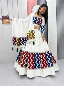 Conjunto Tradicional de Lehenga Choli de Algodón con Estampado en Zigzag y Adornos de Espejo para Mujeres, para Bodas y Fiestas en India y Pakistán - Product Image 4