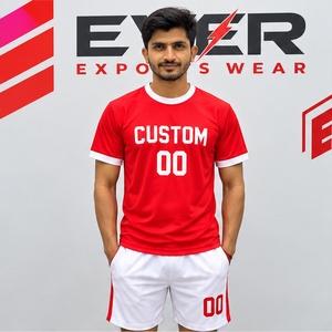 Maillot de football rouge et short blanc personnalisés – Ensemble uniforme de football sur mesure – Prix abordable – Créez votre propre style – Tenue d'équipe – Vente chaude - Product Image 1
